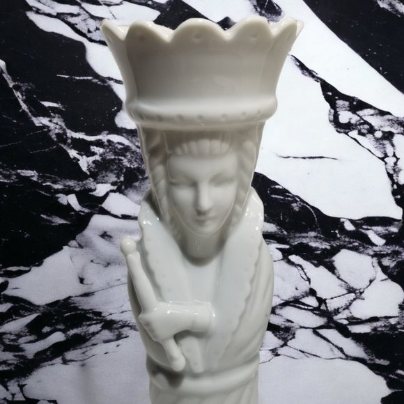 King & Queen Tappered Candle Holder Swiss Set Colum Sculpture White Porcelain - Picture 5 of 14